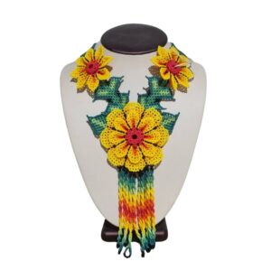 Collar flores amarillas, chaquira