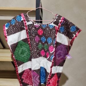 Blusa bordada rombos