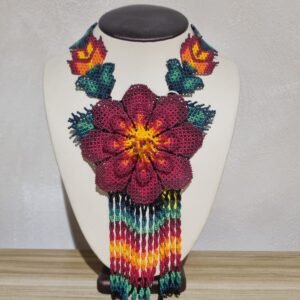 Collar flor roja